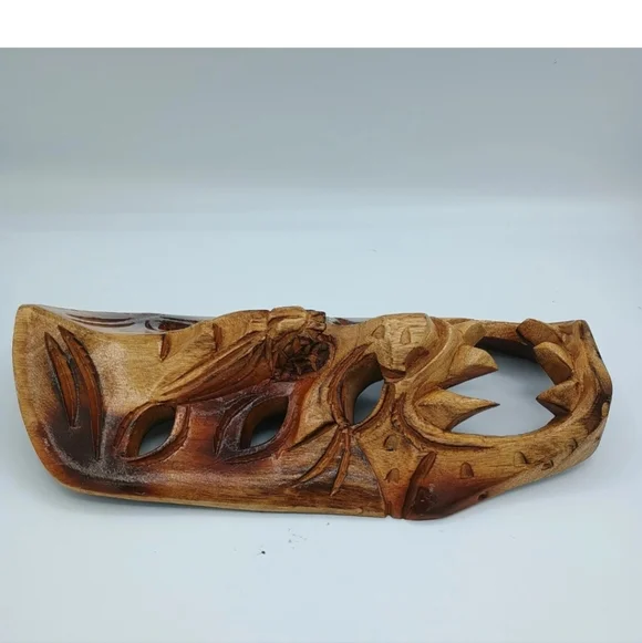 Hawaiian Tiki Wood Tribal Dragon Handcrafted Carved Mask - Picture 3 of 4